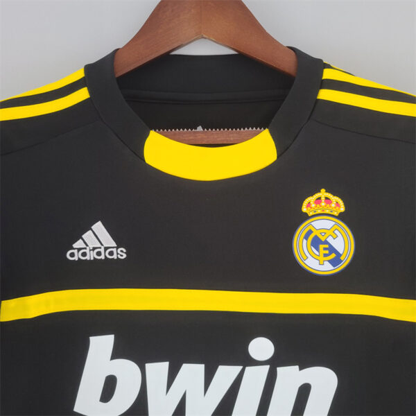 Real Madrid 2011/12 Goalkeeper Retro Jersey - Image 2